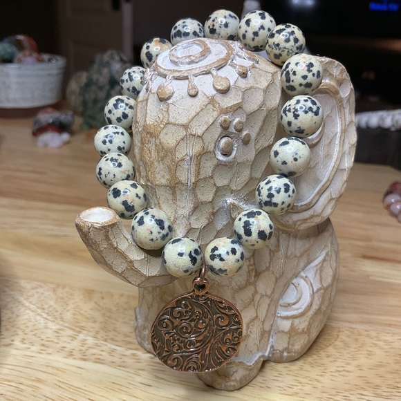 Dalmatian (10 mm) with Copper Scroll Charm - Picture 2 of 9